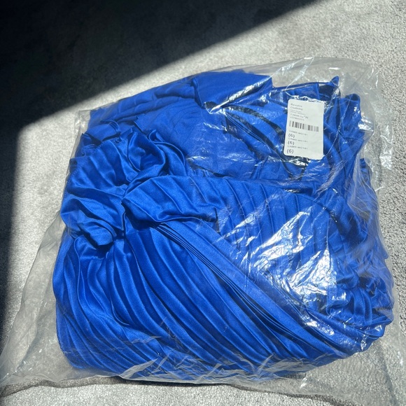 AMUR Judah Scallop Pleated Dress in Deep Waters - Picture 6 of 8